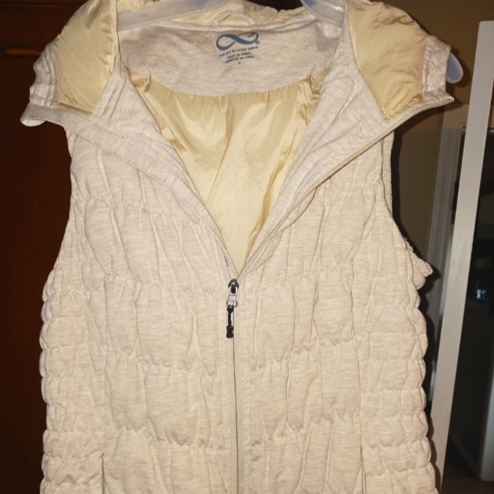 Blanc noir Silky puffer vest